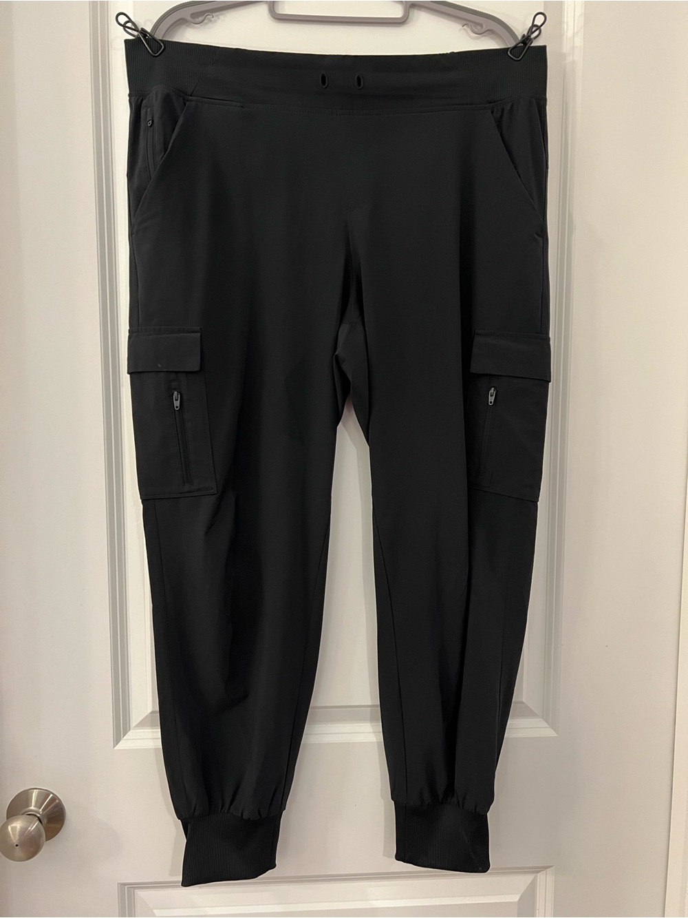 Women’s Black 8-Pocket Light Weight Wicking Cargo Hiking Pants/Joggers -Like New